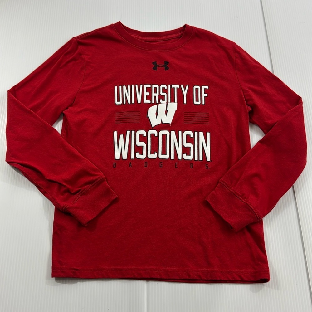 W32. Kids Under Armour Red Wisconsin Badgers Long Sleeve Shirt